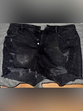 Good American Black Distressed, High rise fitted Denim Jean Shorts